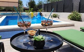 Villa Fides With Private Pool, Garden And Sea View