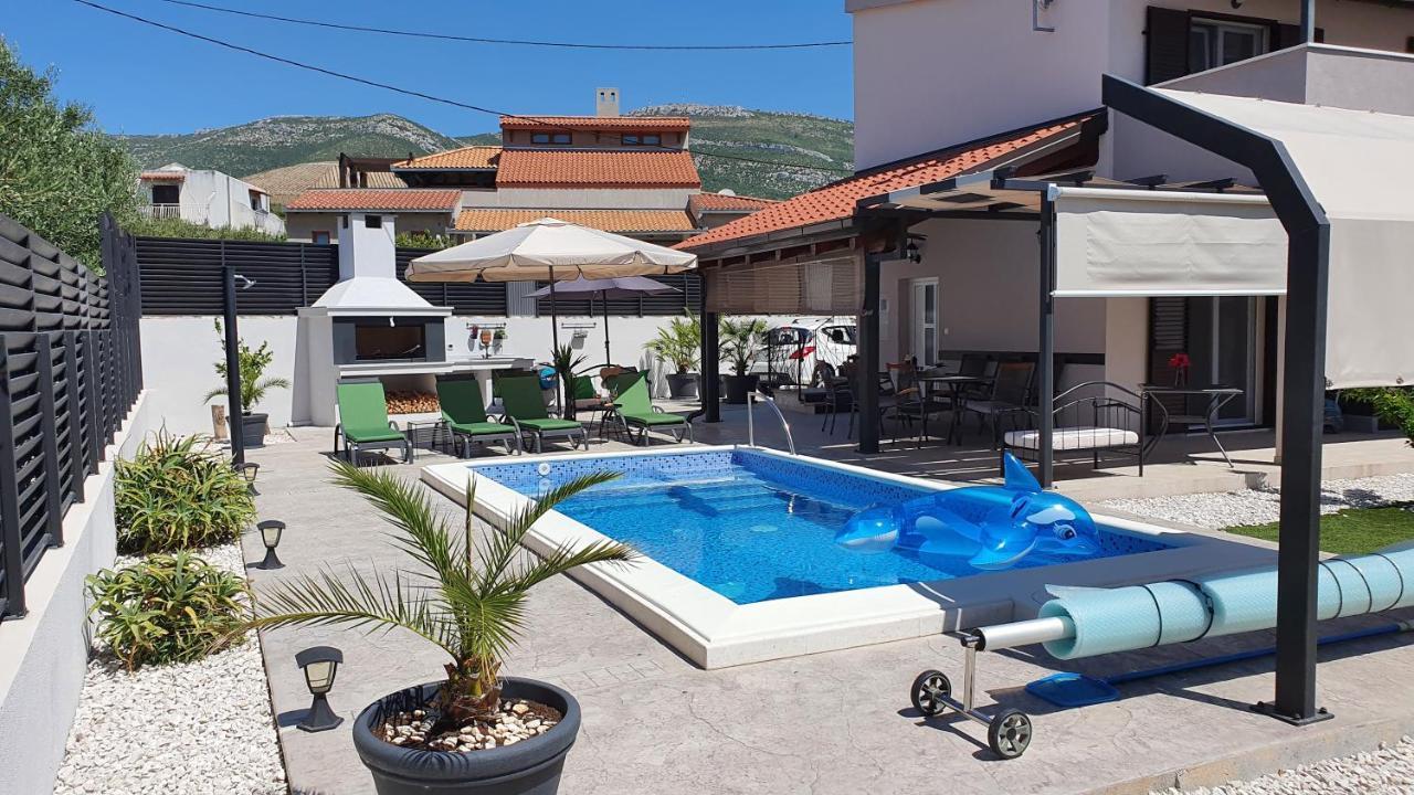 Villa Fides With Private Pool, Garden And Sea View Kaštel Novi Exterior foto
