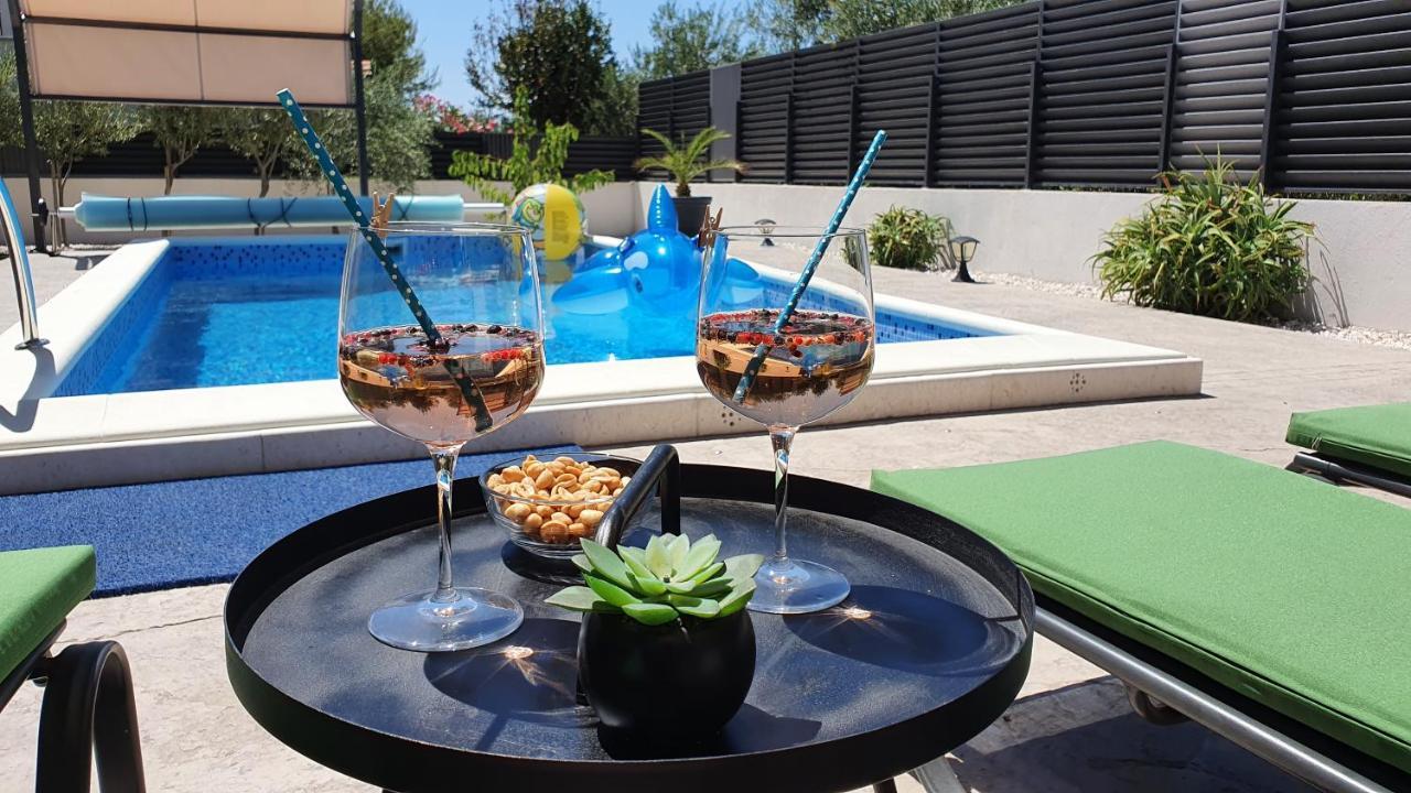 Villa Fides With Private Pool, Garden And Sea View Kaštel Novi Exterior foto