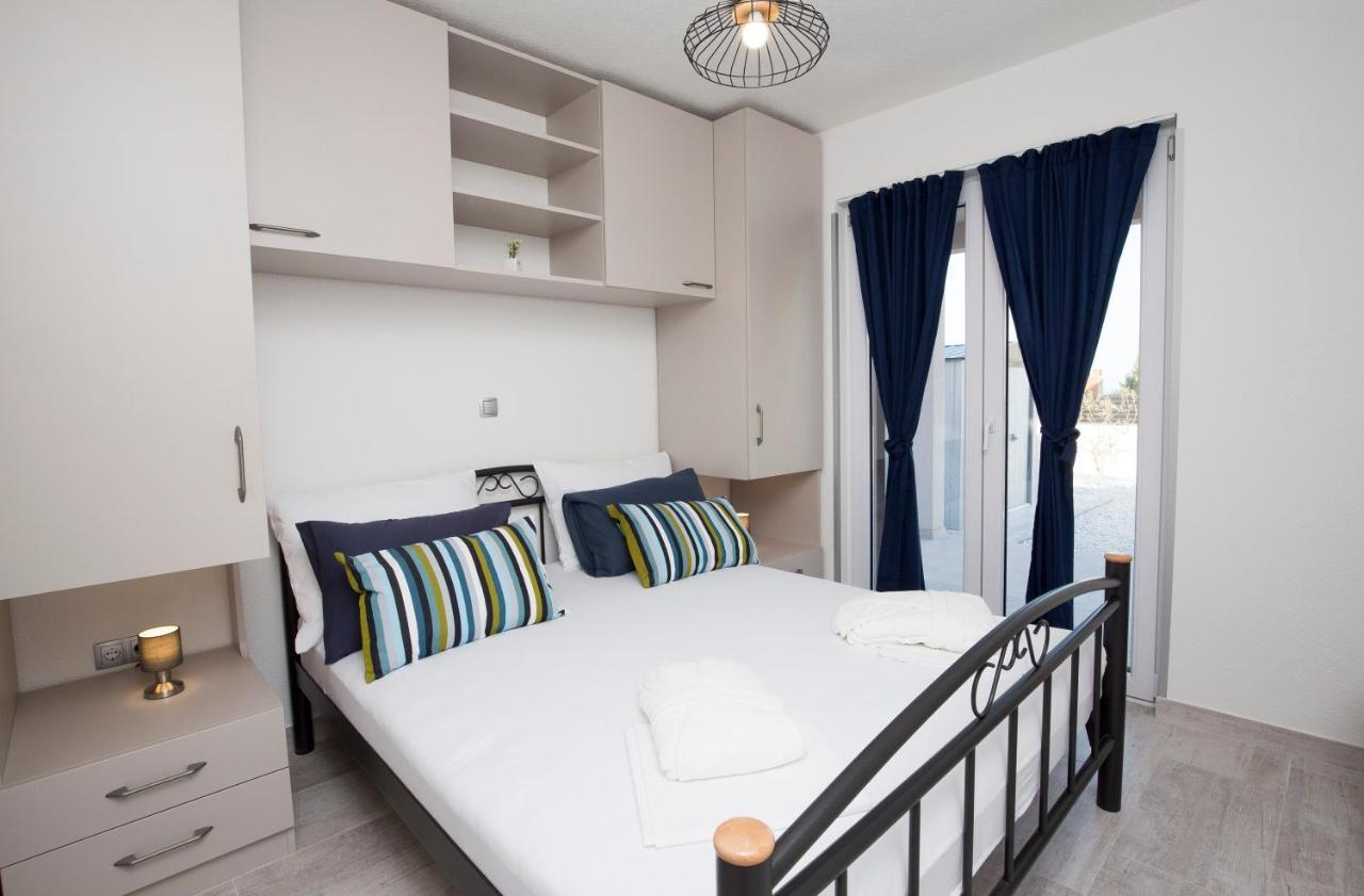Villa Fides With Private Pool, Garden And Sea View Kaštel Novi Exterior foto