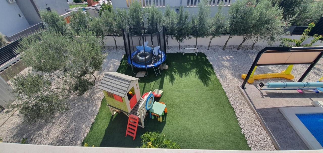 Villa Fides With Private Pool, Garden And Sea View Kaštel Novi Exterior foto