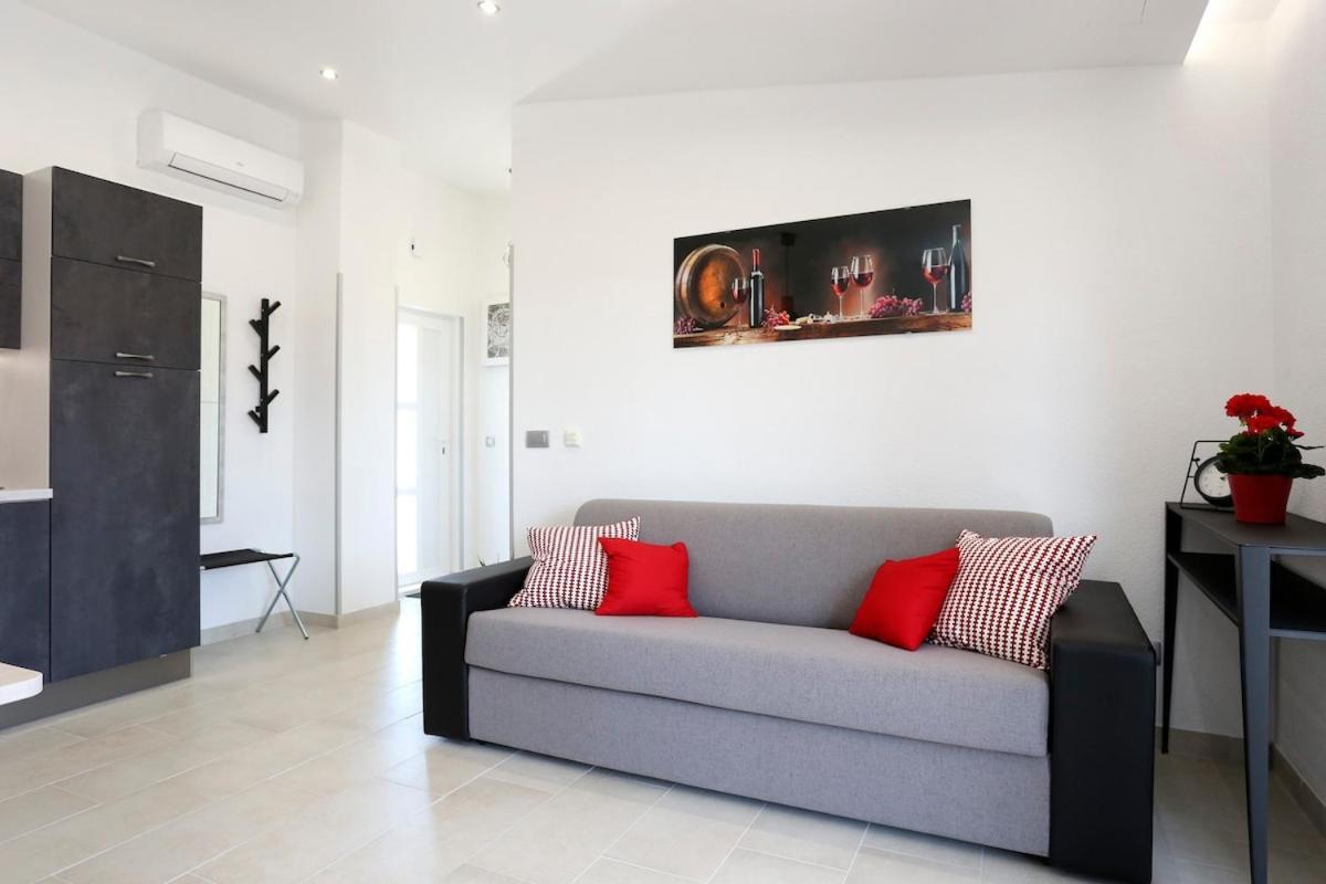 Villa Fides With Private Pool, Garden And Sea View Kaštel Novi Exterior foto